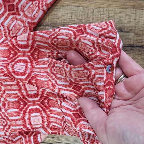 ROZ & ALI WOMAN Semi-Sheer Red & White Geometric 3/4 Sleeve Blouse - Picture 7 of 13